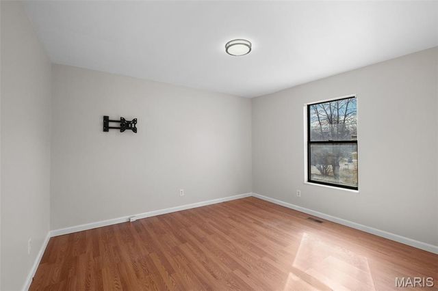 9311 Kenneth Place, St Louis, MO 63132