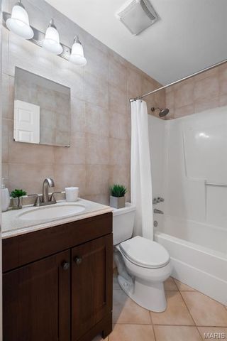 9311 Kenneth Place, St Louis, MO 63132