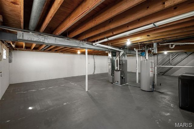 9311 Kenneth Place, St Louis, MO 63132