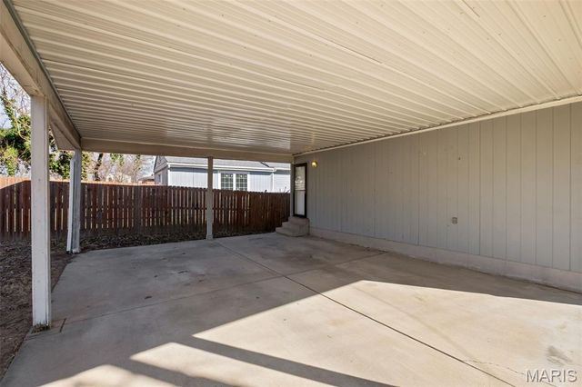 9311 Kenneth Place, St Louis, MO 63132