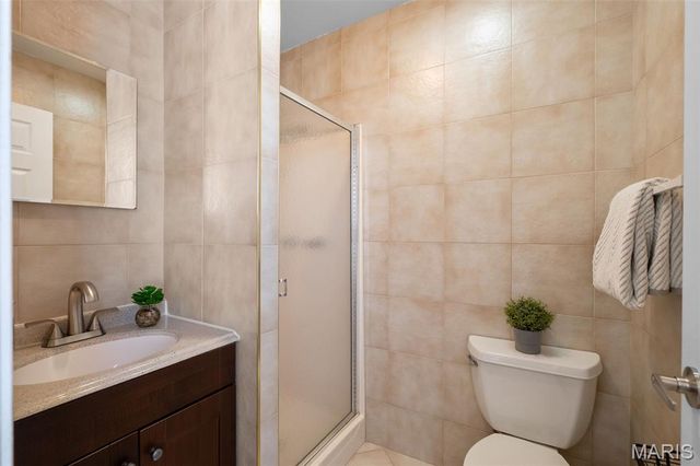 9311 Kenneth Place, St Louis, MO 63132