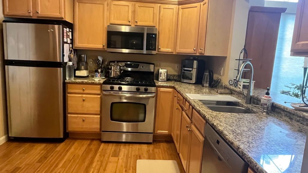 Image 11 of property listing at 22 Northshore Drive, Burlington, VT 05408