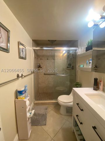 4164 Inverrary Dr 415, Lauderhill, FL 33319