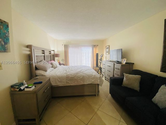 4164 Inverrary Dr 415, Lauderhill, FL 33319