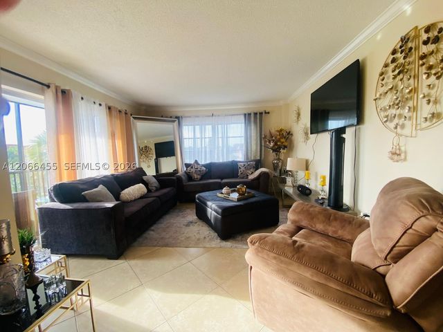 4164 Inverrary Dr 415, Lauderhill, FL 33319