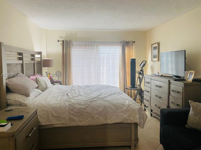 4164 Inverrary Dr 415, Lauderhill, FL 33319