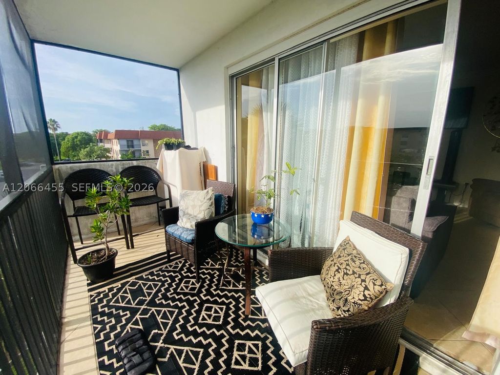 4164 Inverrary Dr 415, Lauderhill, FL 33319