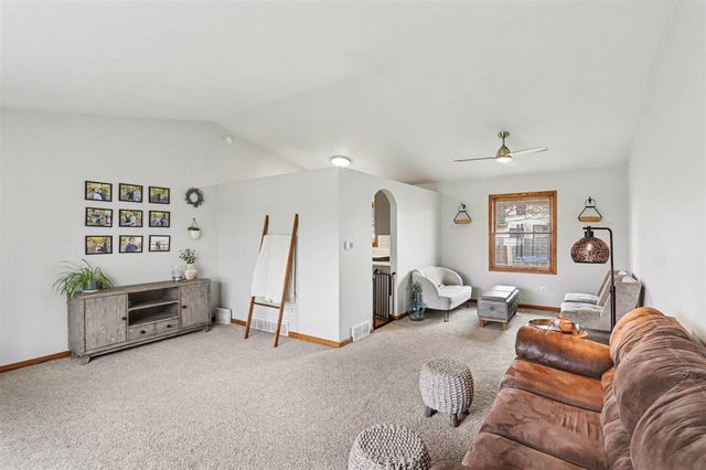 802 Sugar Maple Street, Vicksburg, MI 49097