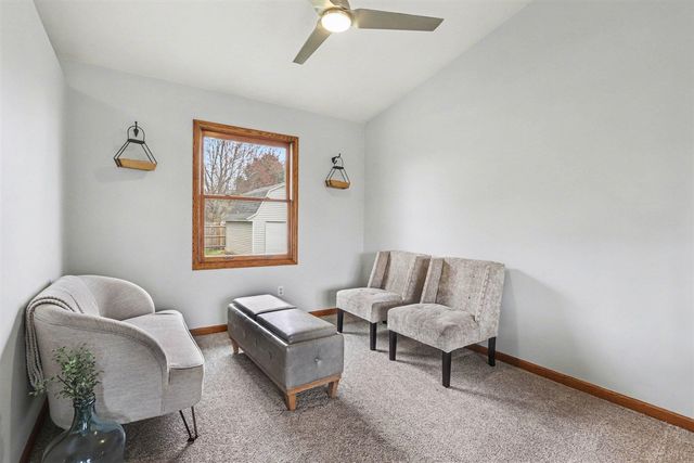 802 Sugar Maple Street, Vicksburg, MI 49097