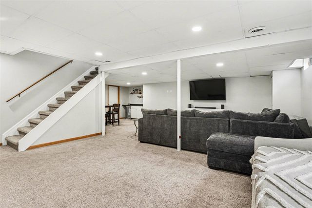 802 Sugar Maple Street, Vicksburg, MI 49097