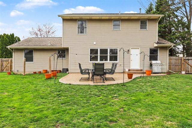 802 Sugar Maple Street, Vicksburg, MI 49097