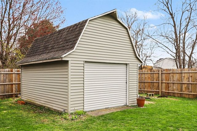 802 Sugar Maple Street, Vicksburg, MI 49097