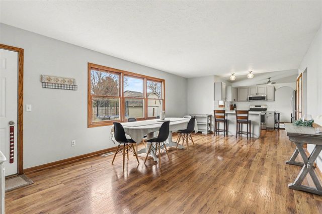 802 Sugar Maple Street, Vicksburg, MI 49097