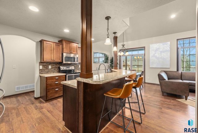 610 Emmett Trl Trail, Harrisburg, SD 57032