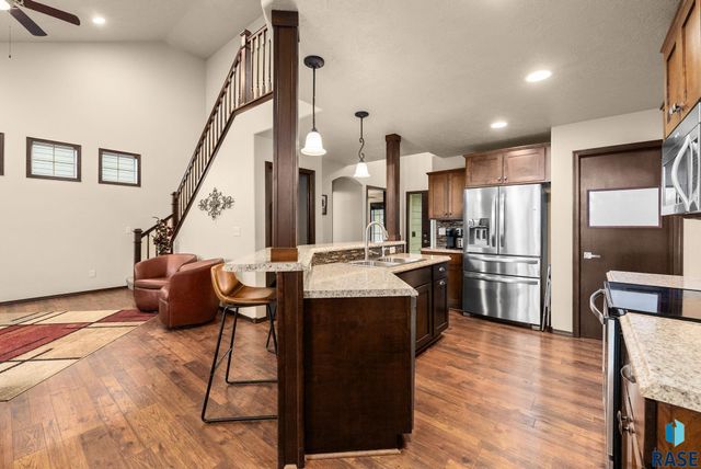 610 Emmett Trl Trail, Harrisburg, SD 57032