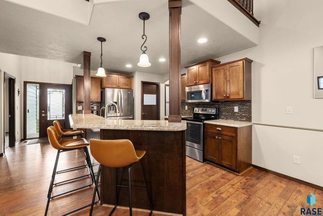 610 Emmett Trl Trail, Harrisburg, SD 57032