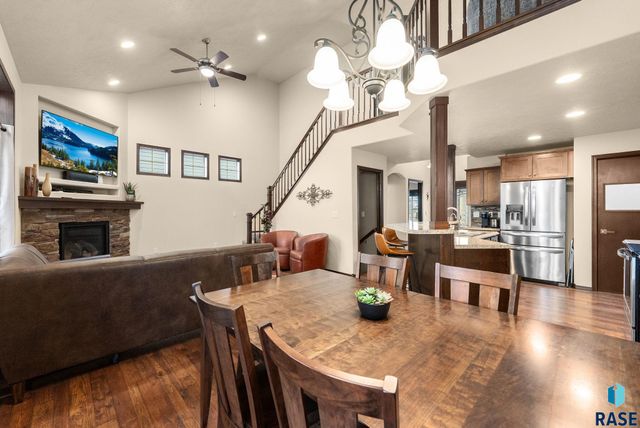 610 Emmett Trl Trail, Harrisburg, SD 57032