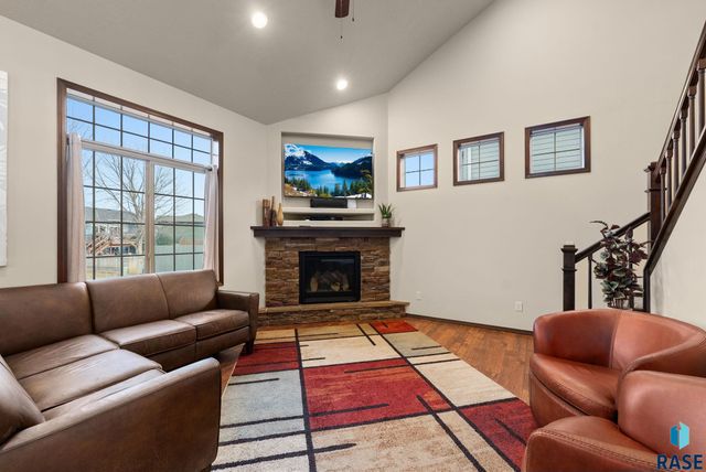 610 Emmett Trl Trail, Harrisburg, SD 57032