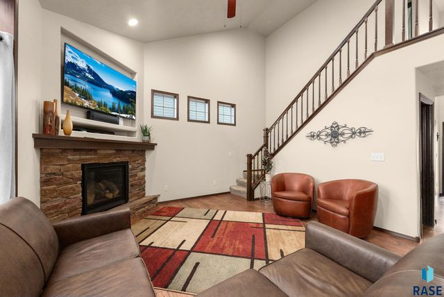 610 Emmett Trl Trail, Harrisburg, SD 57032