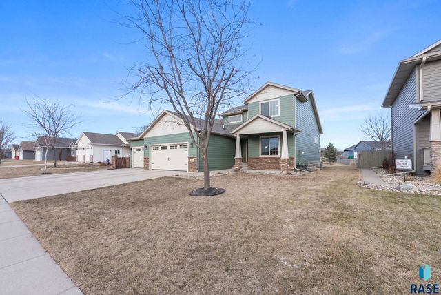 610 Emmett Trl Trail, Harrisburg, SD 57032