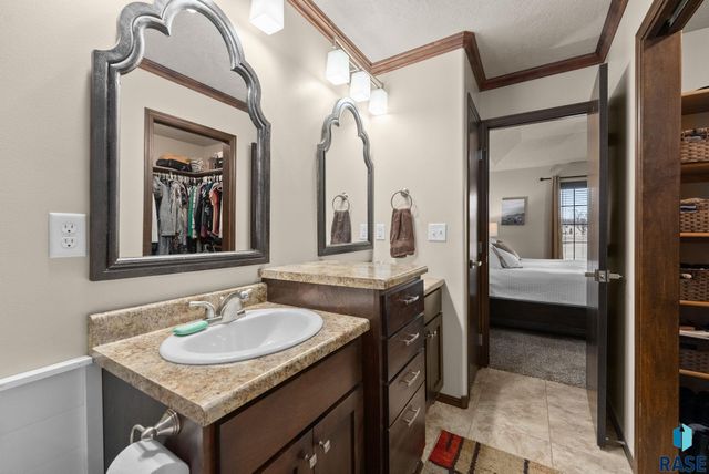 610 Emmett Trl Trail, Harrisburg, SD 57032