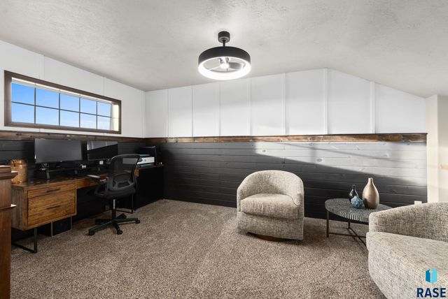 610 Emmett Trl Trail, Harrisburg, SD 57032