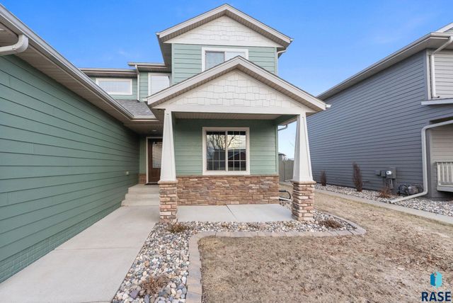 610 Emmett Trl Trail, Harrisburg, SD 57032