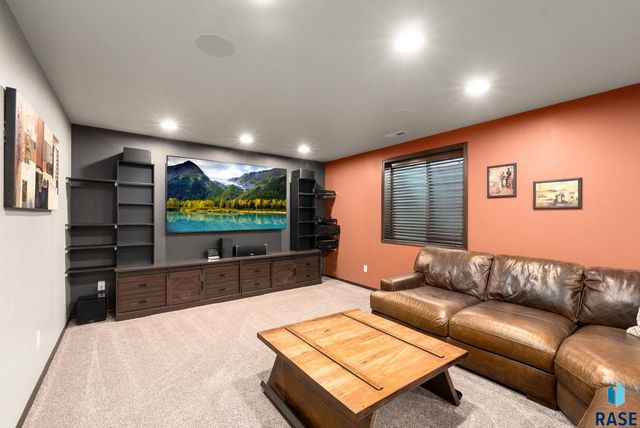 610 Emmett Trl Trail, Harrisburg, SD 57032