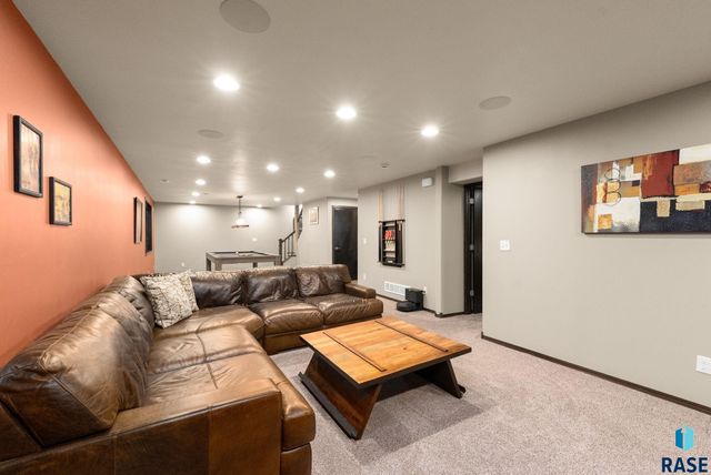 610 Emmett Trl Trail, Harrisburg, SD 57032