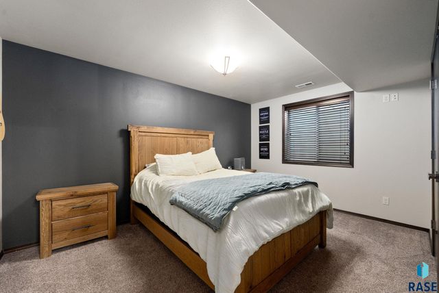 610 Emmett Trl Trail, Harrisburg, SD 57032