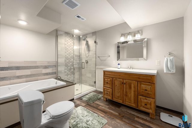 610 Emmett Trl Trail, Harrisburg, SD 57032