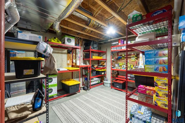 610 Emmett Trl Trail, Harrisburg, SD 57032