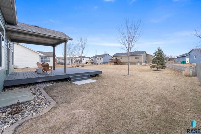 610 Emmett Trl Trail, Harrisburg, SD 57032