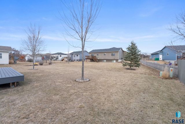 610 Emmett Trl Trail, Harrisburg, SD 57032