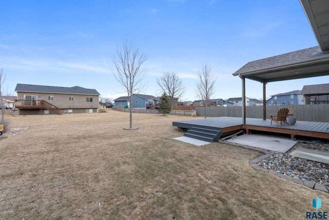 610 Emmett Trl Trail, Harrisburg, SD 57032