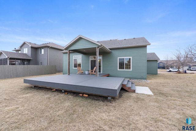 610 Emmett Trl Trail, Harrisburg, SD 57032
