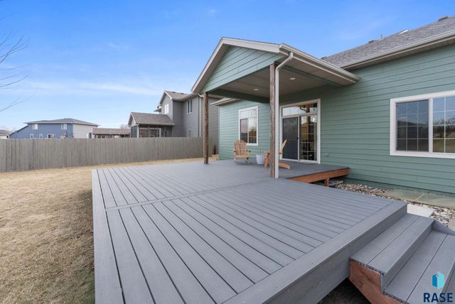 610 Emmett Trl Trail, Harrisburg, SD 57032