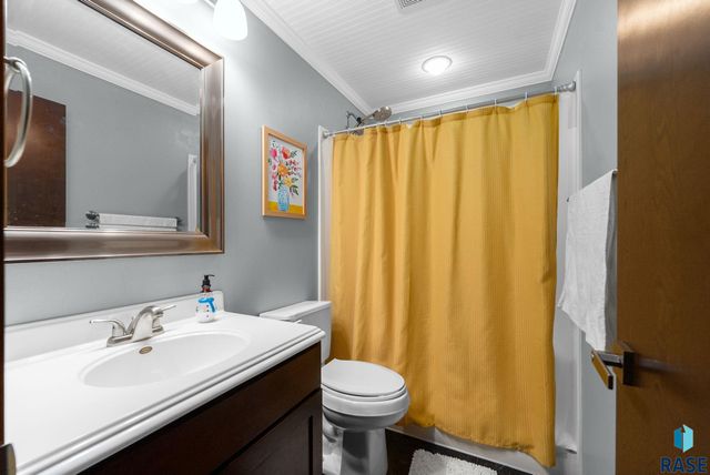 610 Emmett Trl Trail, Harrisburg, SD 57032