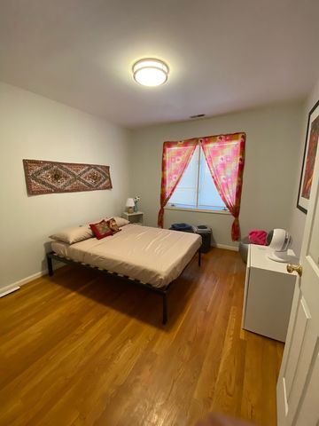 4030 N Pulaski Road A, Chicago, IL 60641