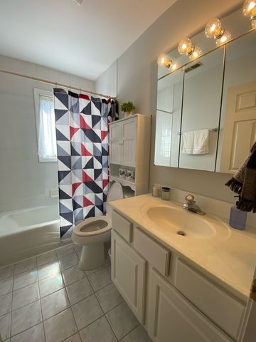 4030 N Pulaski Road A, Chicago, IL 60641