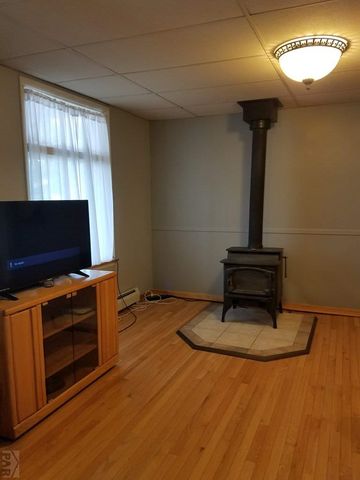 230 E 6th St, Walsenburg, CO 81089