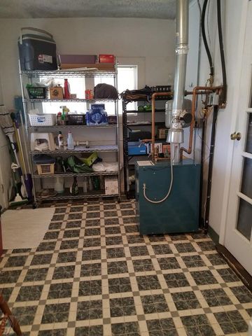 230 E 6th St, Walsenburg, CO 81089