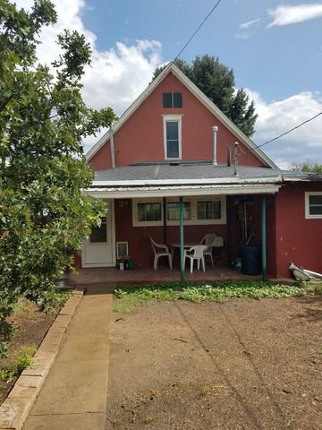 230 E 6th St, Walsenburg, CO 81089