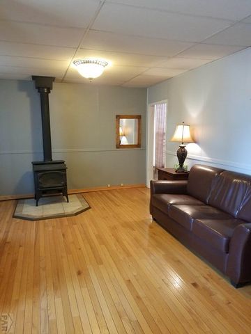 230 E 6th St, Walsenburg, CO 81089