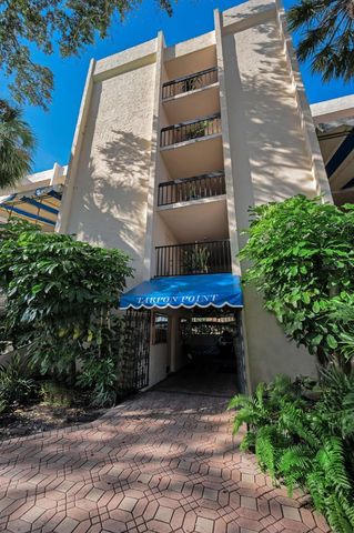 203 TARPON POINT 203, Tarpon Springs, FL 34689