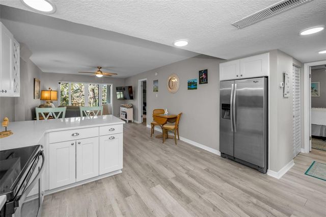 203 TARPON POINT 203, Tarpon Springs, FL 34689