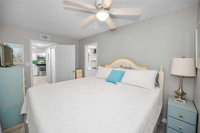 203 TARPON POINT 203, Tarpon Springs, FL 34689