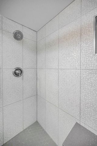 203 TARPON POINT 203, Tarpon Springs, FL 34689