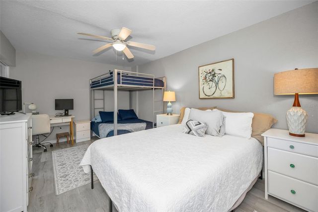 203 TARPON POINT 203, Tarpon Springs, FL 34689