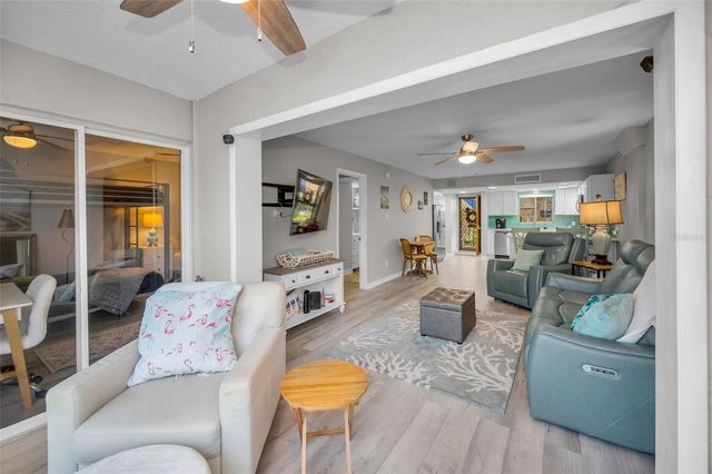 203 TARPON POINT 203, Tarpon Springs, FL 34689